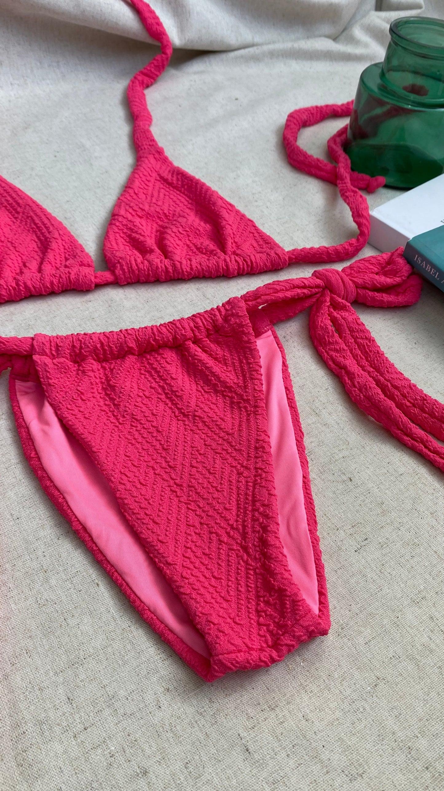 Bikini texturizado alga marina